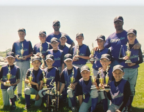 dan-dobbers-up-team Dan Dawson with baseball team